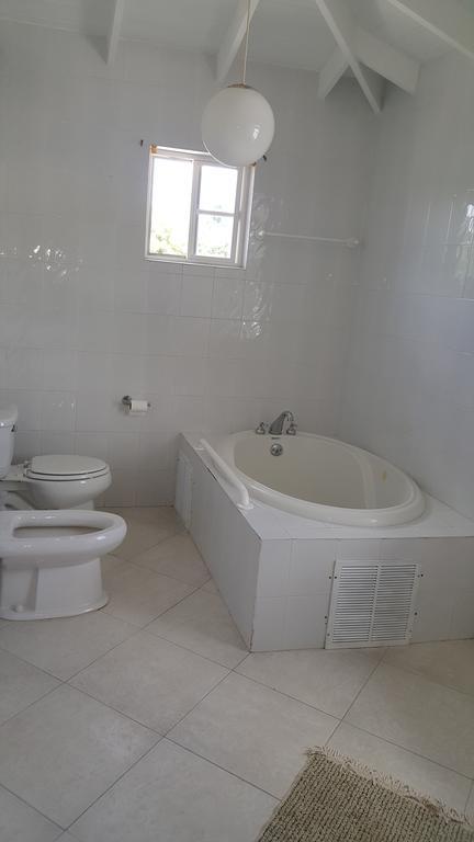 بريدج تاون Worthing Beach Apartments المظهر الخارجي الصورة