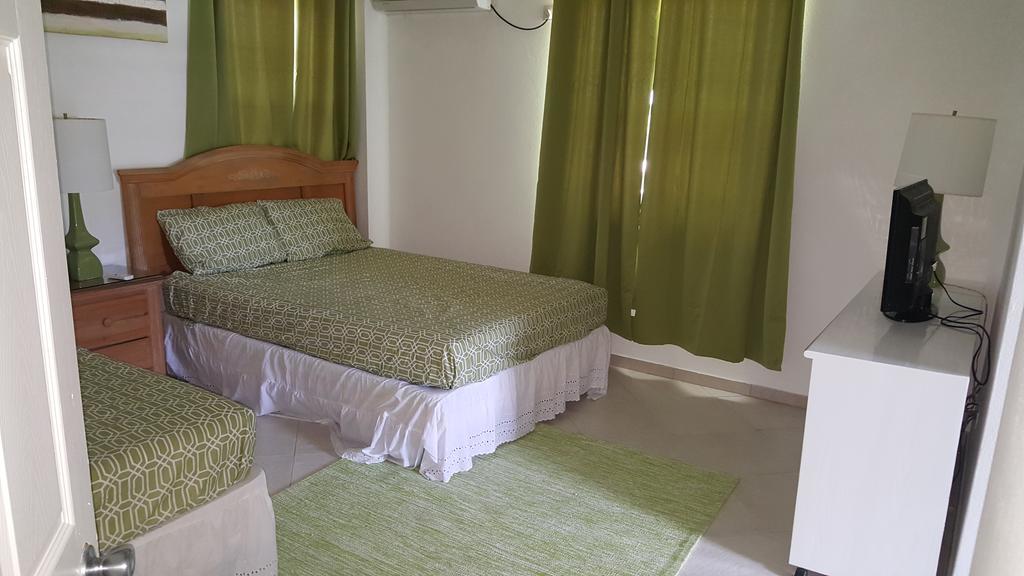 بريدج تاون Worthing Beach Apartments المظهر الخارجي الصورة